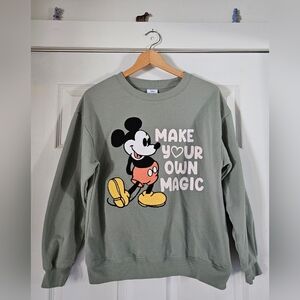 Disney Crewneck Sweatshirt. Rare Green with Embroidered Mickey Mouse